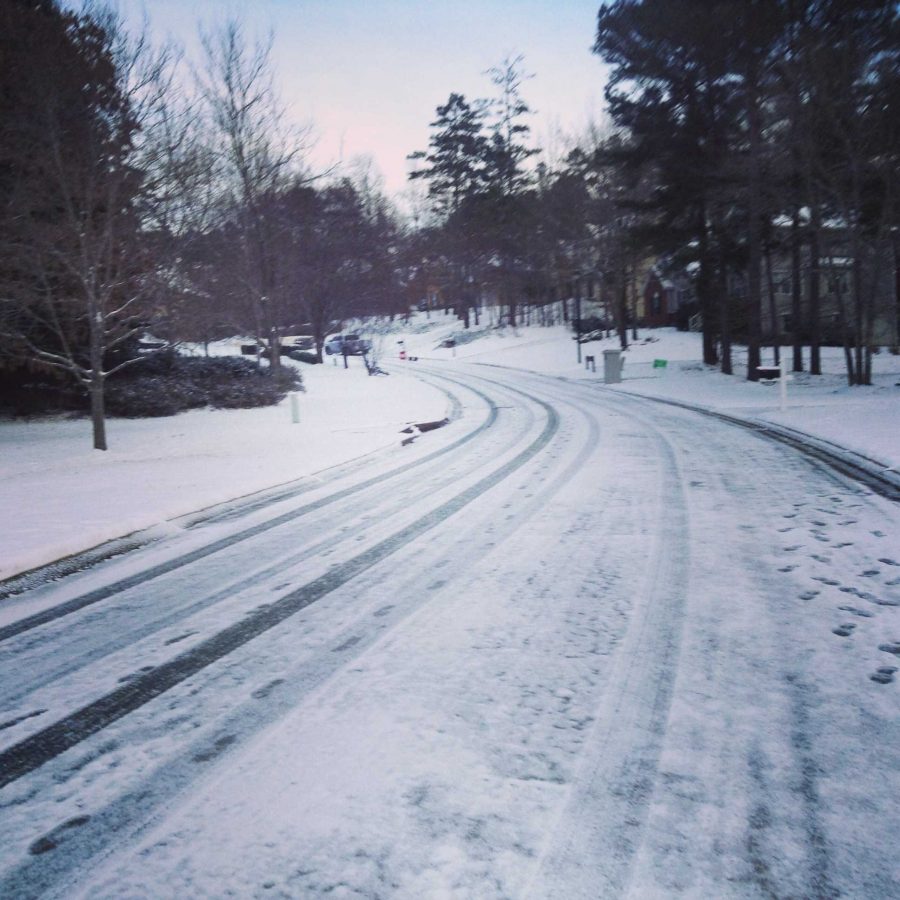 Snow+and+significant+ice+wreak+havoc+on+local+roads+and+streets+in+Peachtree+City.