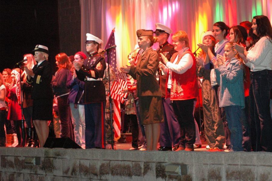 Hometown Holiday celebration begins December 6. 