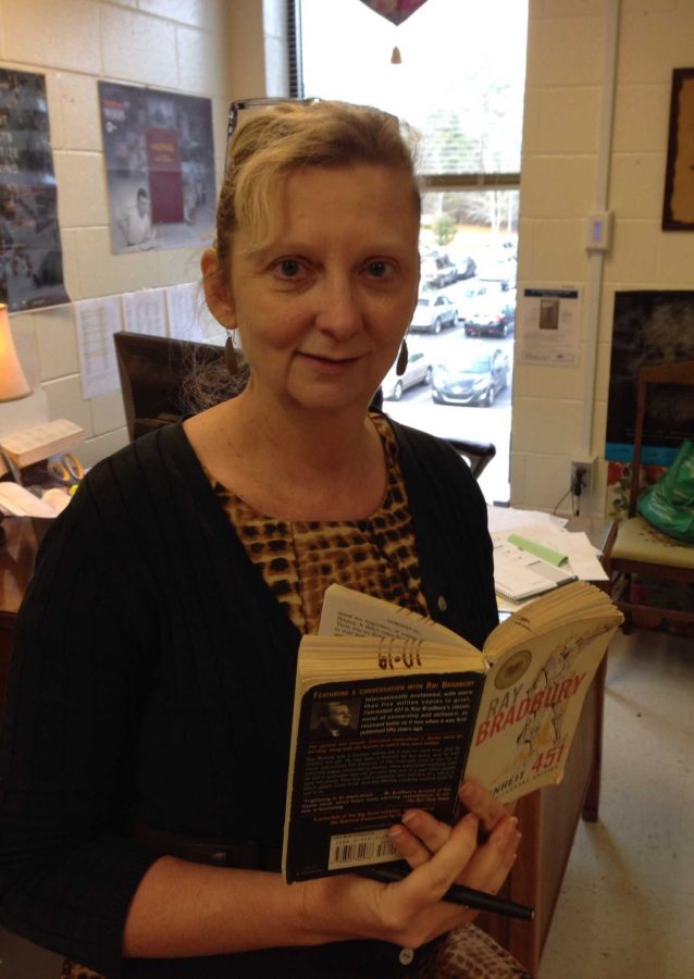 Mrs. Bruschetti recieves Teacher of the Year award