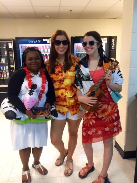 Seniors Kayla Bailey, Rachel Compagno and Bekah Ozbun are dressed for Spring Break.