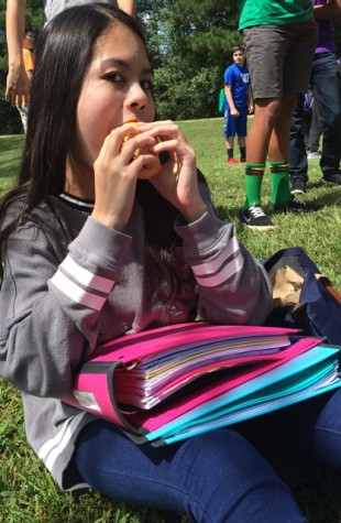 Sophomore Reina Garret said, " I was pretty upset because I did not get to finish my sandwich."