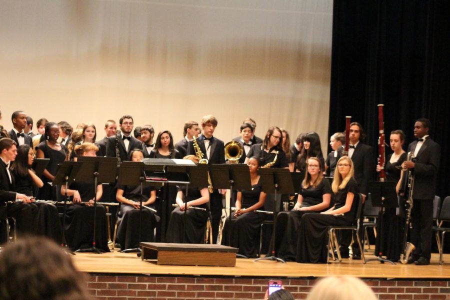 Fourth period band members prepare to start their pre-festival performance.