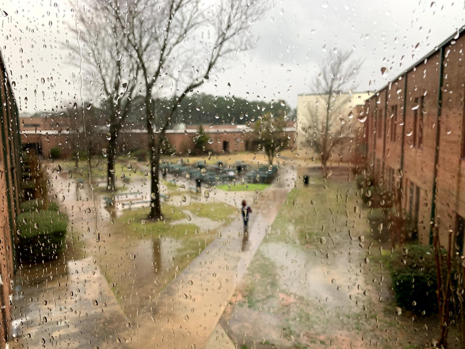 A+picture+of+the+courtyard%2C+taken+from+the+upstairs+senior+hallway%2C+on+March+2%2C+2020%2C+10+days+before+the+lockdown.