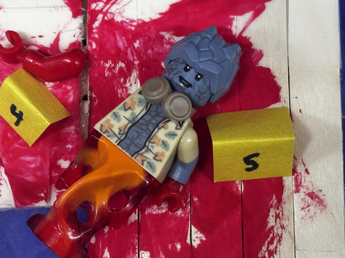 The purpose of the crime scene diorama project in Mae-Lee Terrell's Forensics class is to demonstrate the elements of a real crime scene.
